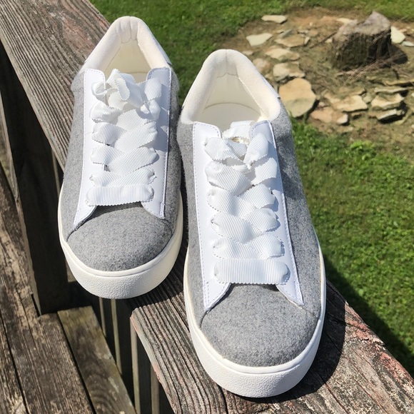 nine west tennis shoes